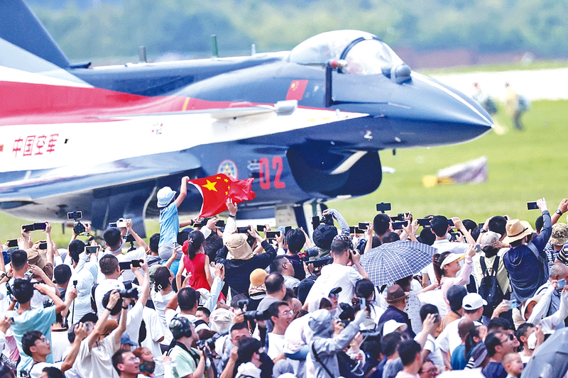 爆操女生的小骚逼网站长春航空展迎来首个公众日