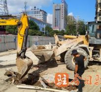 鸡巴插骚逼青春视频高温下的坚守｜道路建设者用汗水铺就畅通路